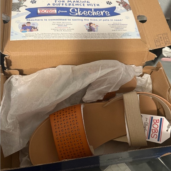 Women - Picture 5 of 7